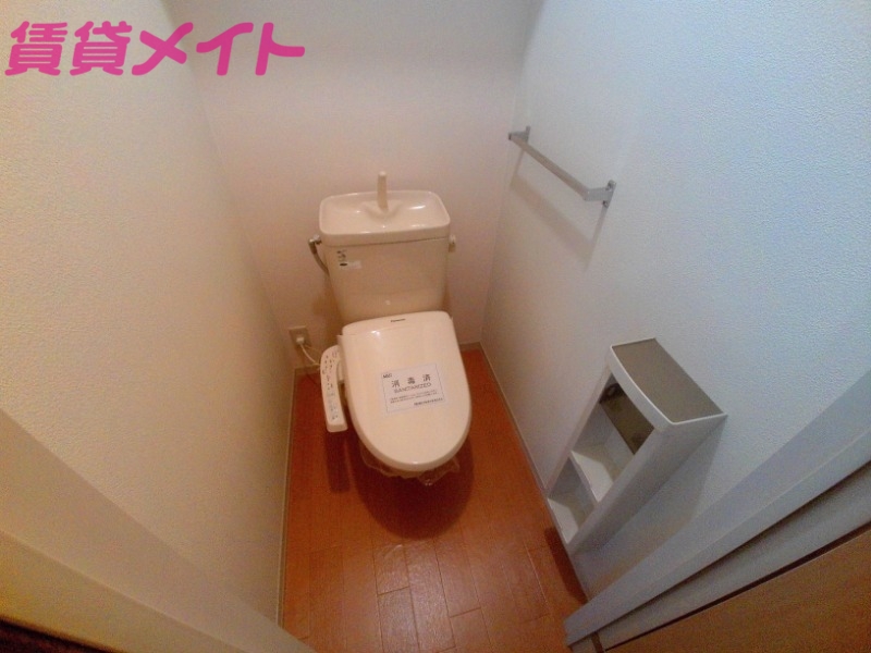 トイレ　同型反転タイプ