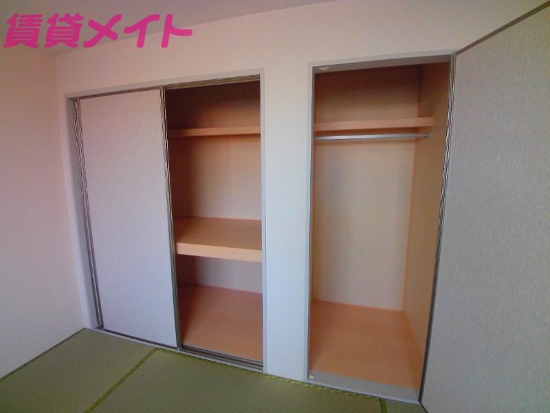 収納　同型反転タイプ