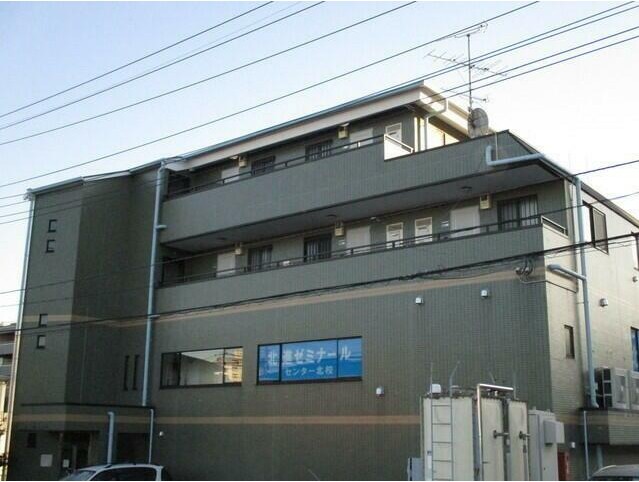 建物外観　角部屋の物件♪