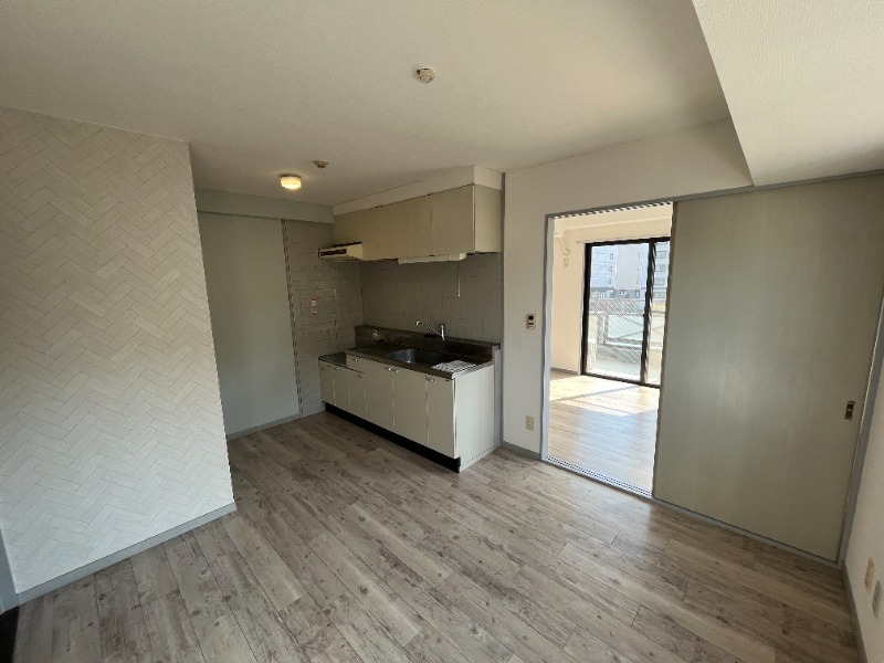 居室・リビング　使いやすい形の為、レイアウトを楽しめます♪