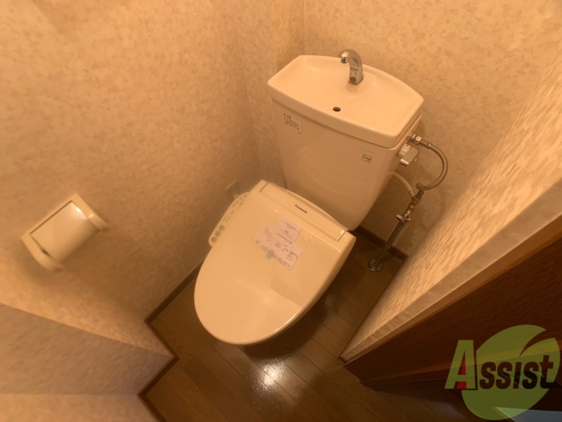 トイレ　ウォシュレット機能がついたトイレ。安心して使用できますね。