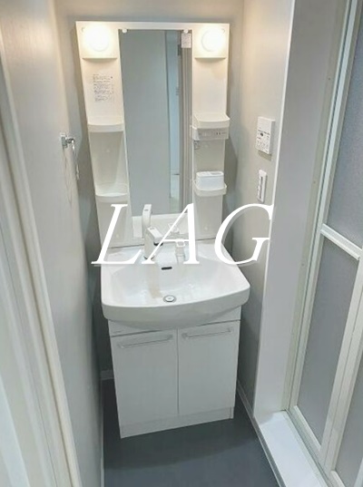 洗面設備　独立洗面台です。