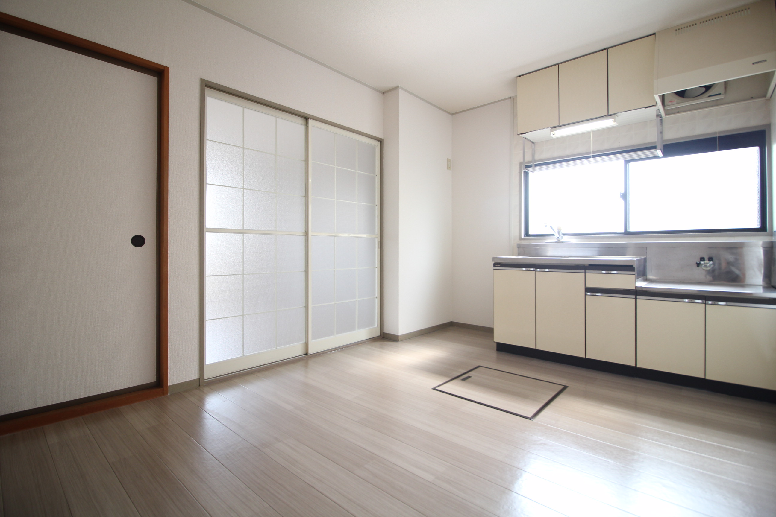 居室・リビング　6帖のダイニングキッチン♪