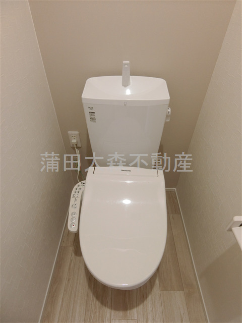 トイレ　温水洗浄便座付きのトイレ