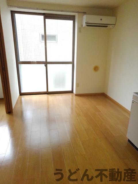 居室・リビング　うどん県のお部屋探しはうどん不動産へ うどんちゃんとLINE