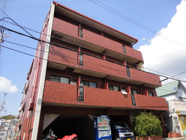 建物外観　お洒落なレンガ調