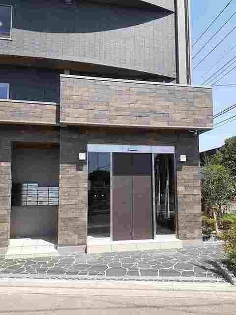 エントランス　オートロック完備