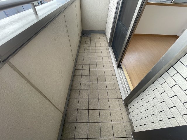 バルコニー　お洗濯にも便利なバルコニー付き