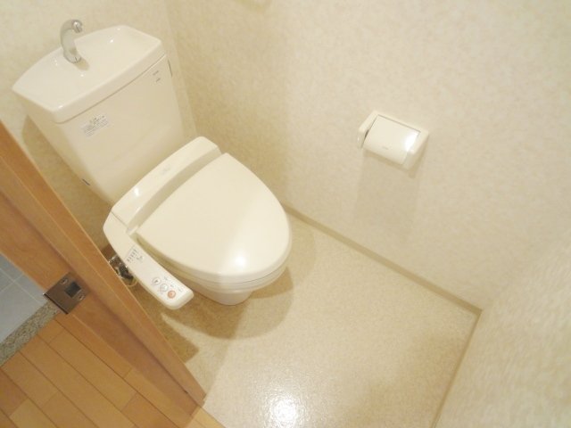 トイレ　別号室の写真です