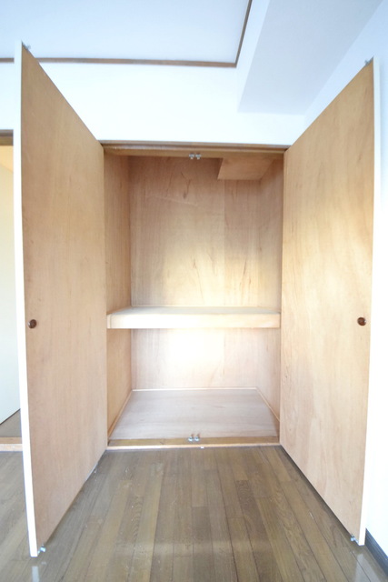 収納　～たっぷり収納スペース～