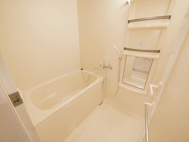 バス・シャワールーム　追い焚き機能付き