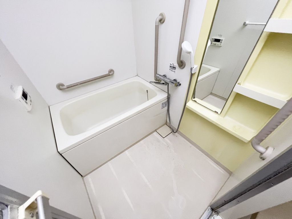 バス・シャワールーム　バス