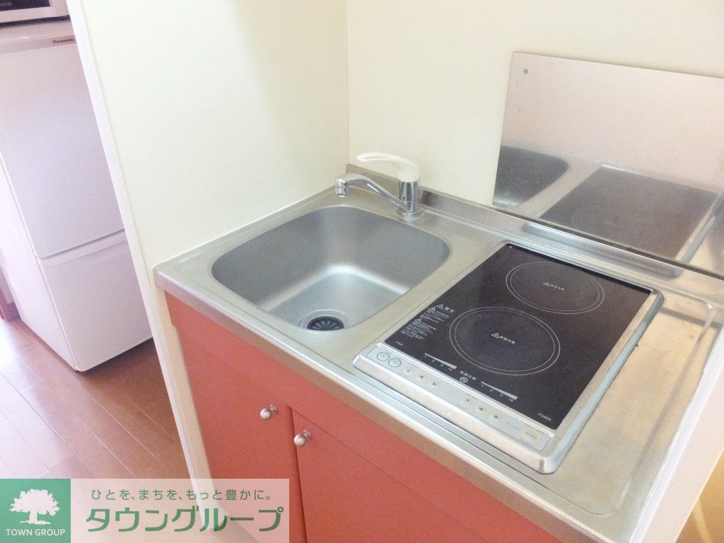 キッチン　操作が簡単な２口電気コンロのキッチンです。