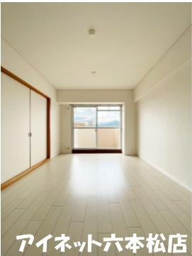 居室・リビング　広々リビング。