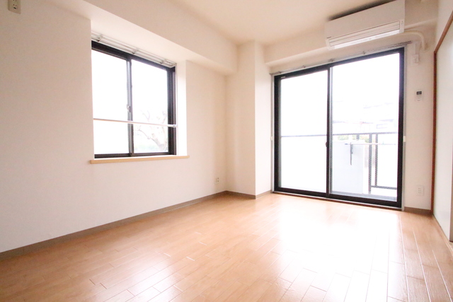 居室・リビング　写真は別部屋参考写真★