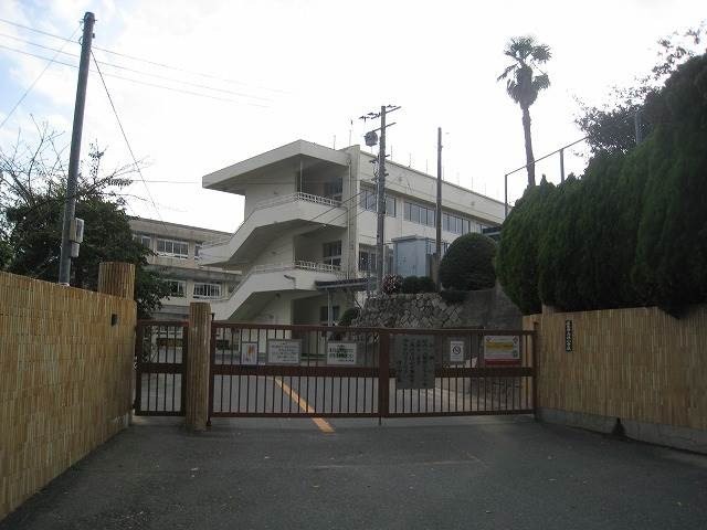 小学校　広島市立　伴小学校（小学校）まで210m