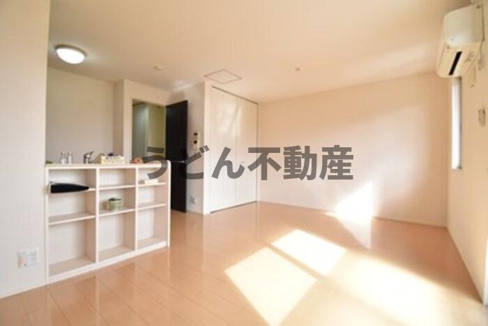 居室・リビング　うどん県のお部屋探しはうどん不動産へ うどんちゃんとLINE