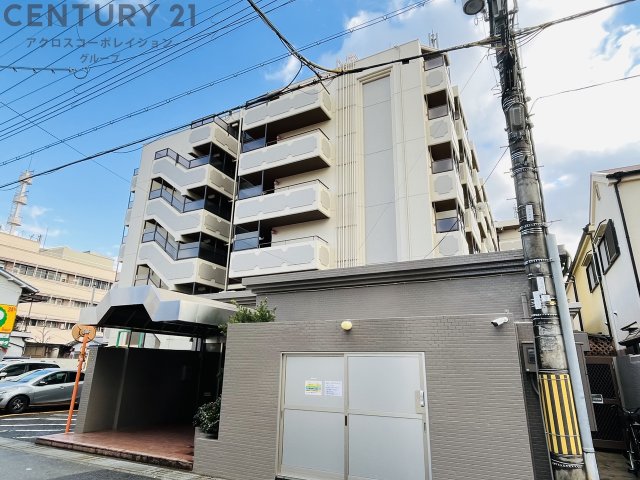 建物外観　エレベーター付きで重たい荷物も楽々♪