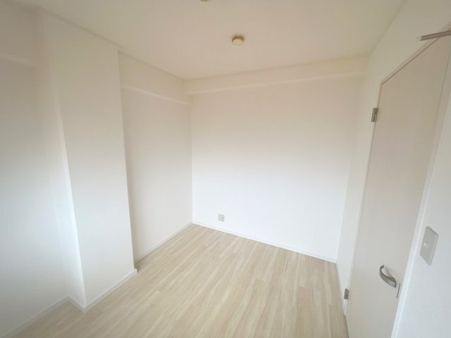その他部屋・スペース　ゆとりのあるベッドルームで快適な睡眠をとってくださいね。