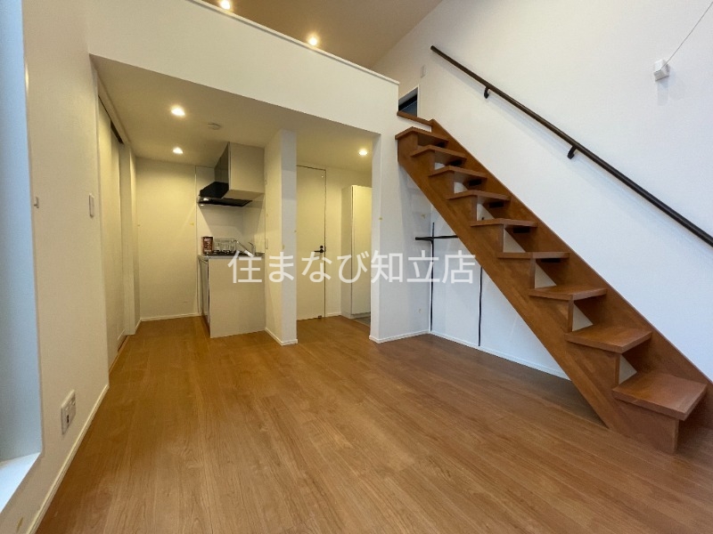 居室・リビング　同型別部屋写真