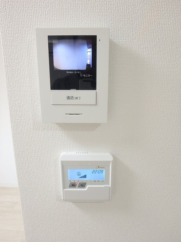 セキュリティ　モニター付きインターホン