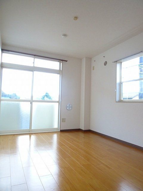 居室・リビング　★２面採光のお部屋★