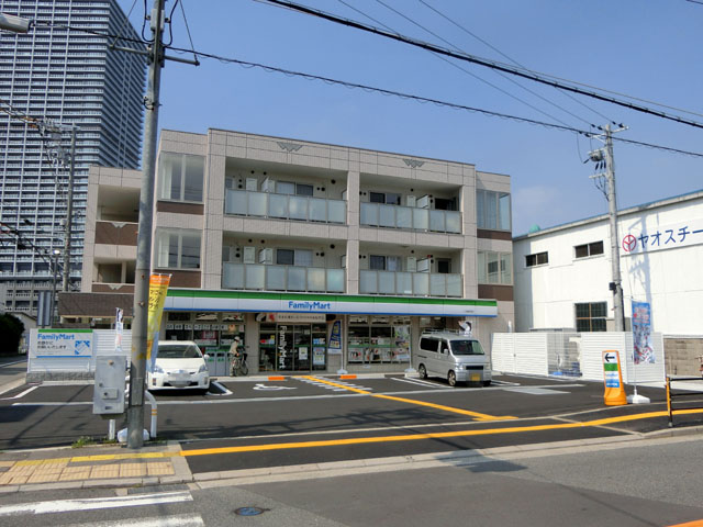 コンビニ　ファミリーマート 八尾跡部店（コンビニ）まで323m