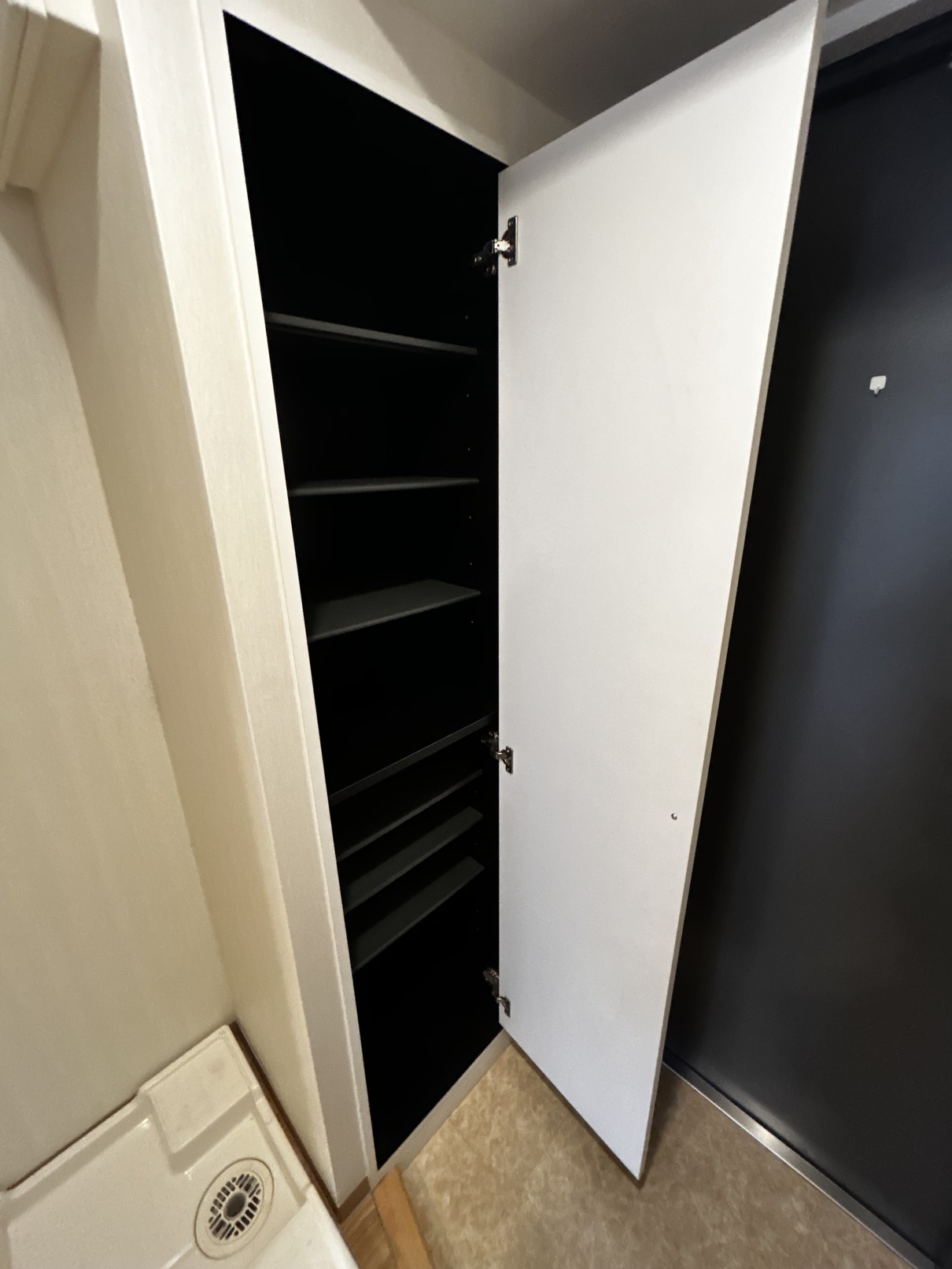 玄関　※別部屋の参考写真です。