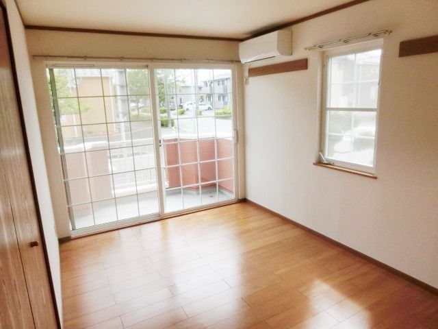 その他部屋・スペース　2面採光で明るいですね