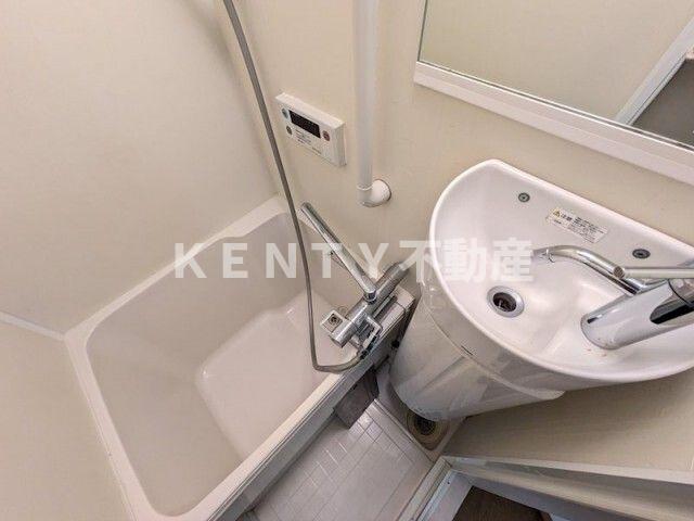 バス・シャワールーム　落ち着いた空間のお風呂です