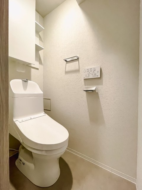 トイレ　※写真は同タイプ住戸です。