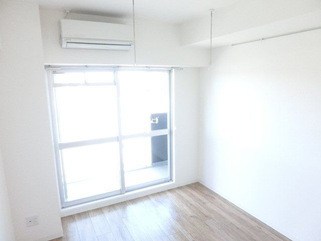 居室・リビング　フローリング張りのきれいなお部屋です