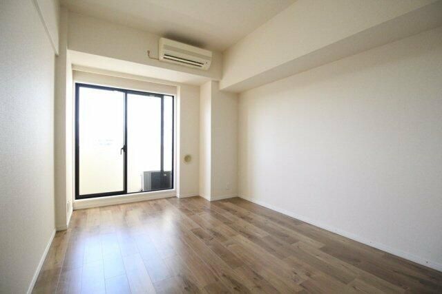 居室・リビング　※別部屋の参考写真です。