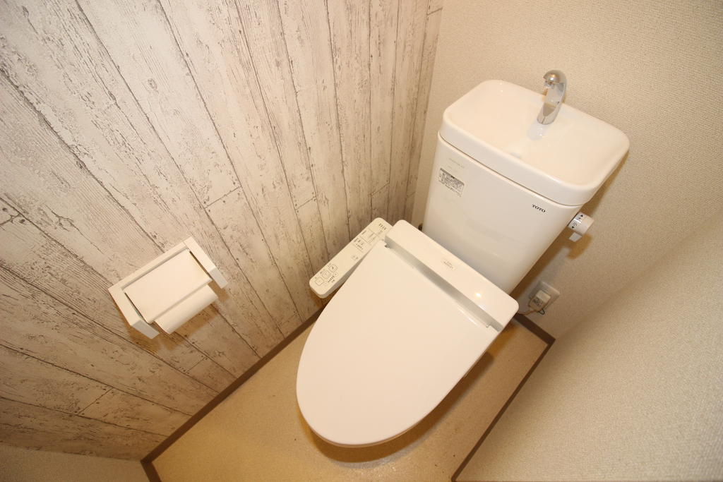 トイレ　同物件別号室を撮影（1Kタイプ）