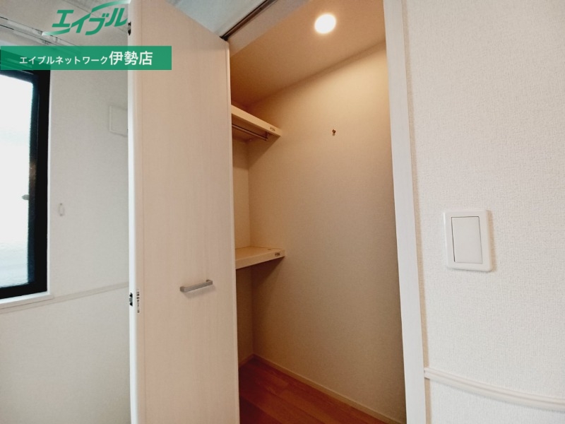 収納　同型参考写真です
