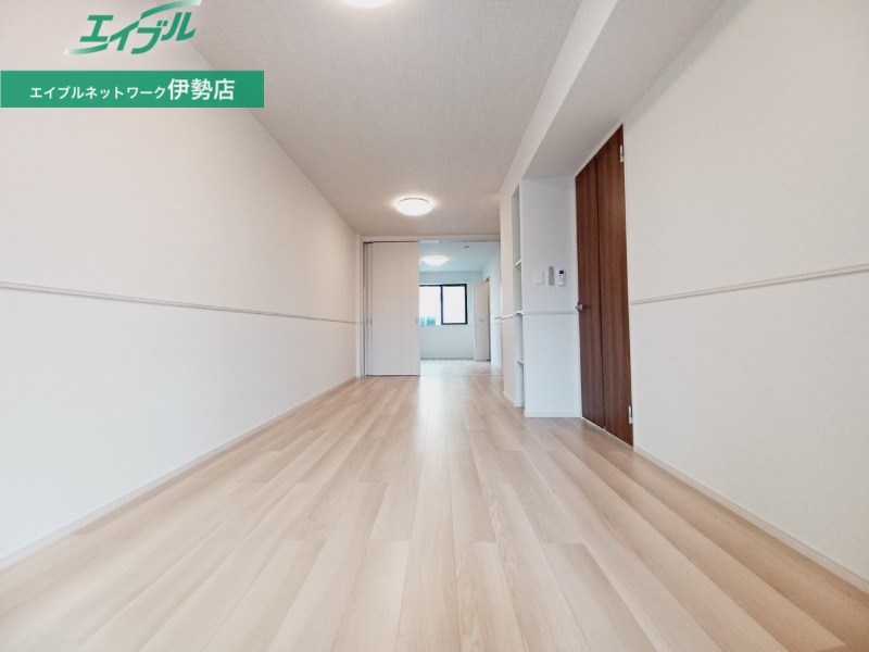 居室・リビング　同型参考写真です