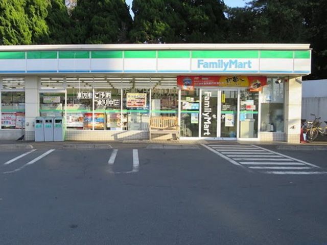 コンビニ　ファミリーマート湘南東海岸店（コンビニ）まで200m