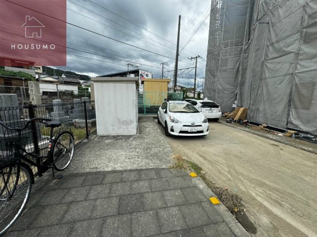 駐車場　駐車場があるので、車を買う予定の方も安心です