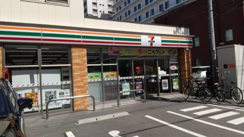 コンビニ　セブンイレブン大阪中央3丁目店（コンビニ）まで102m
