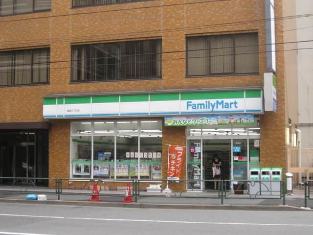 コンビニ　ファミリーマート（コンビニ）まで300m