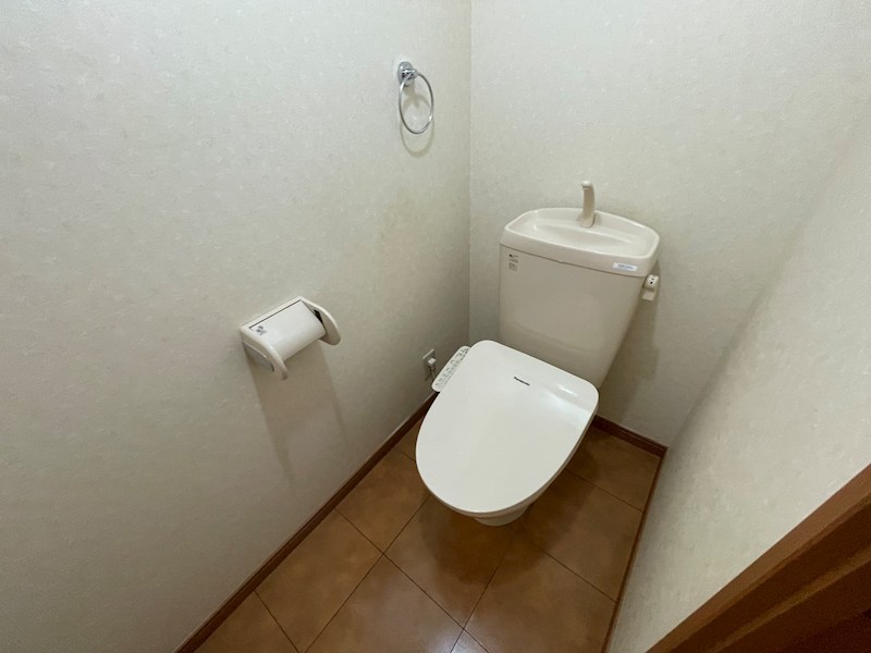 トイレ　※同棟同型内観写真、現状優先となります。