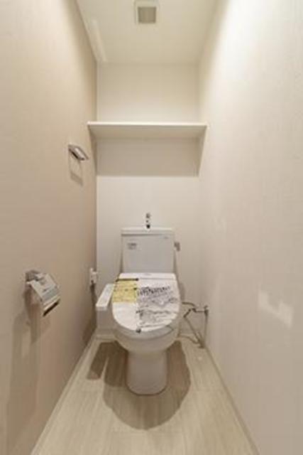 トイレ　※写真は同タイプ住戸です。