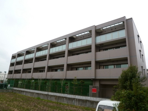 建物外観　オートロック付きで安心です
