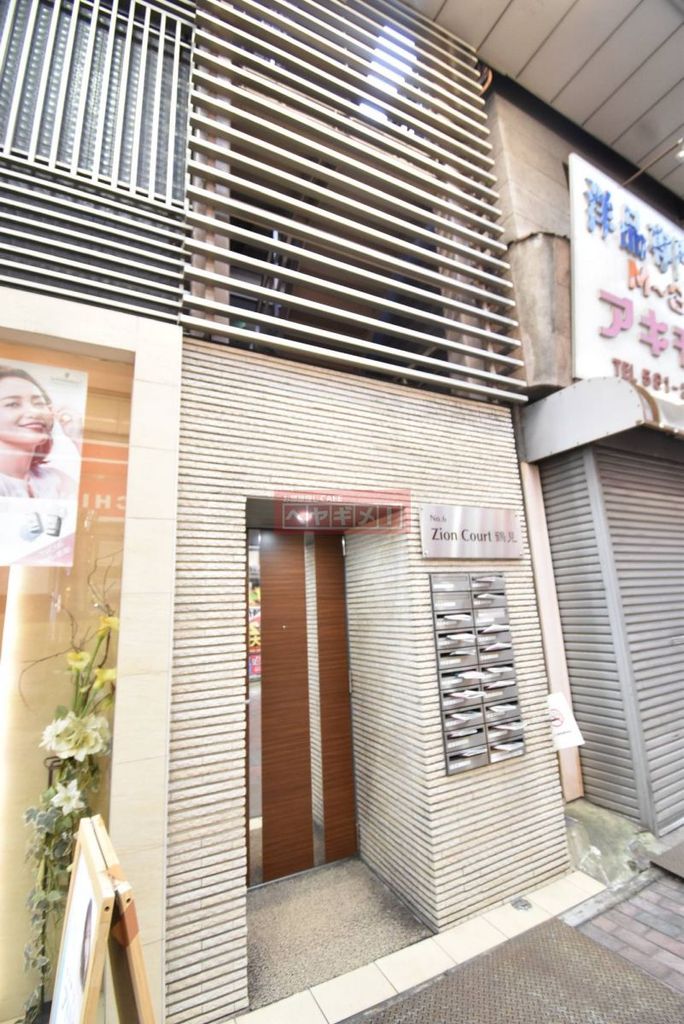 建物外観　エントランス