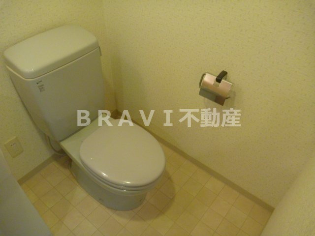トイレ　【エスリード北浜】ゆったりとした空間のトイレです