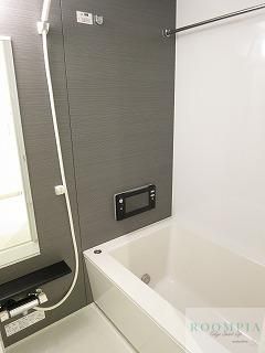 バス・シャワールーム　※同タイプの別のお部屋です。