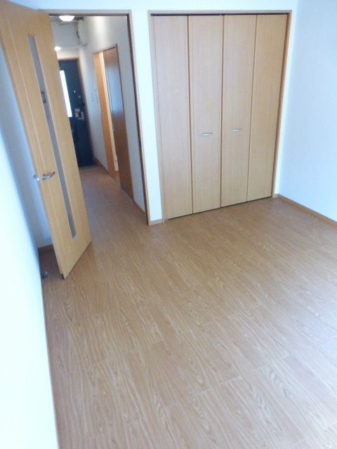 その他部屋・スペース　★角部屋二面採光・7帖の洋室です★