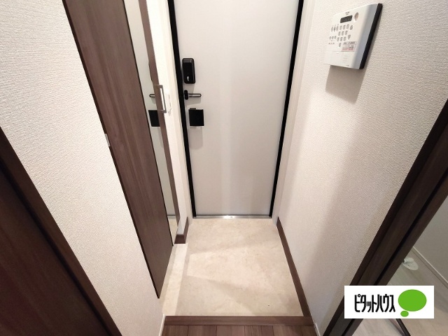 GRAND D-ROOM女鳥羽の玄関写真