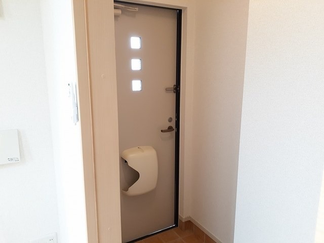 玄関　図面と現状に相違がある場合には現状を優先