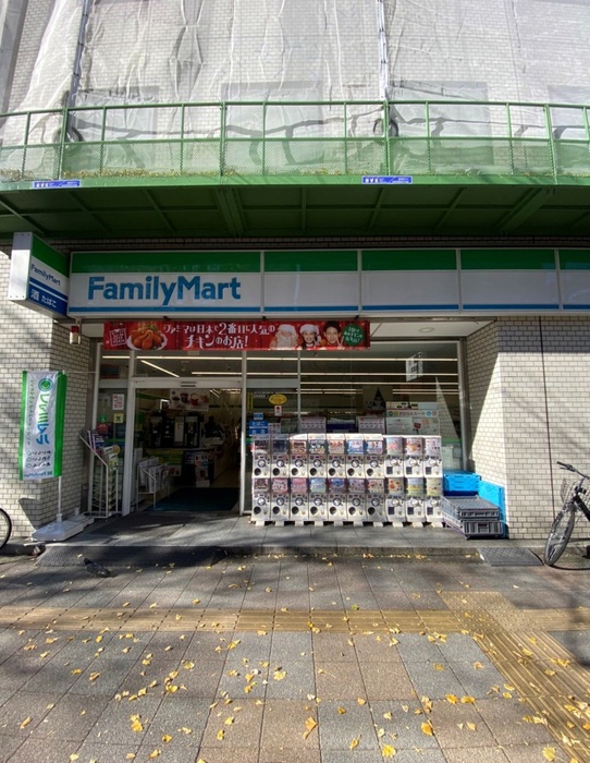 コンビニ　物件（コンビニ）まで240m